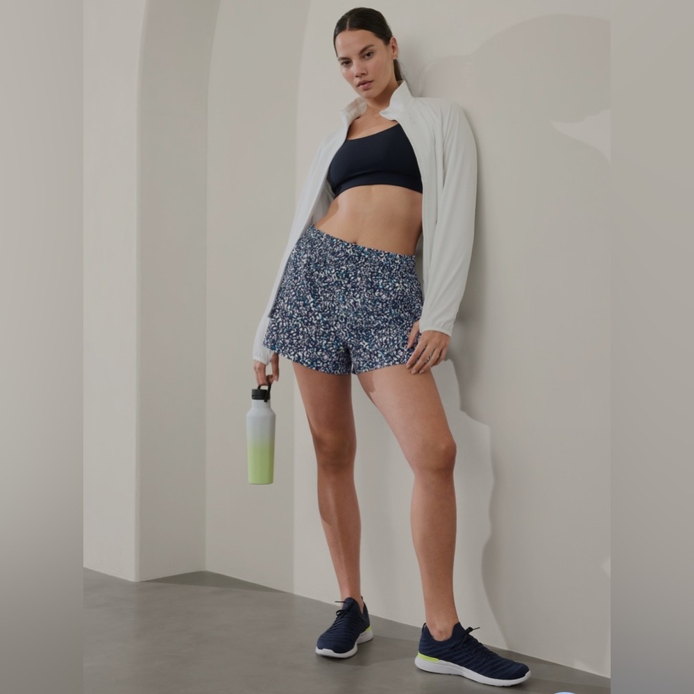 Athleta High-rise Weekender Short size small